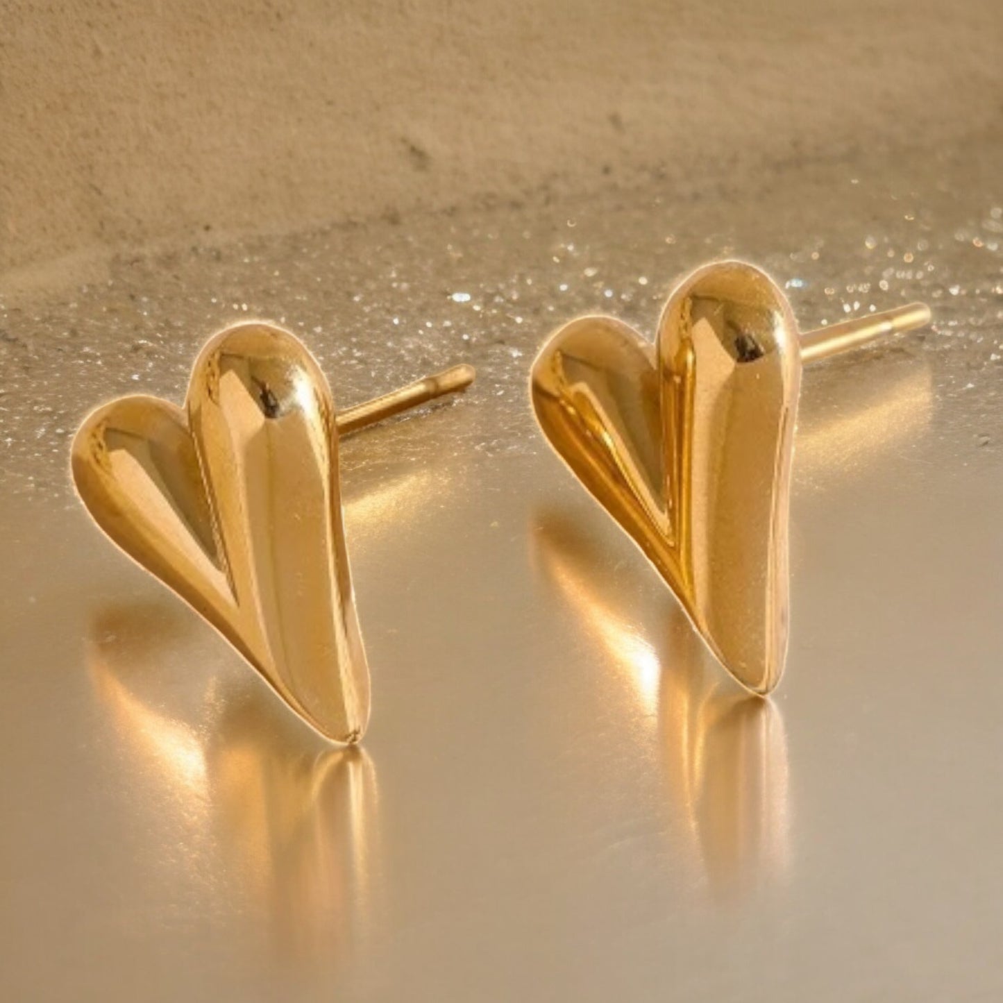 365KB Heart Huggie earrings